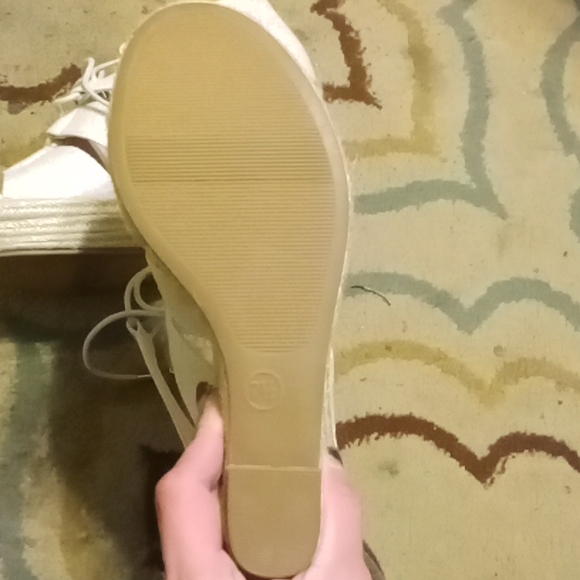 Maize Colored Open Toed Pumps Size 7 1/2 Merona brand from Target - Picture 3 of 6